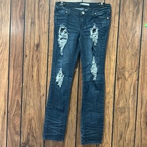 Women’s low rise ripped denim jeans Size 7